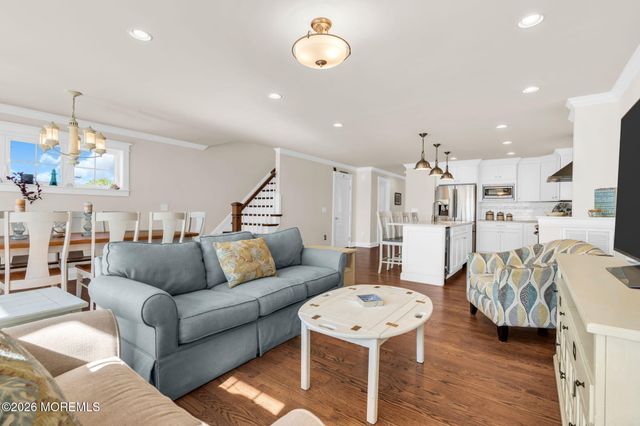 8 Meadow Avenue, Manasquan, NJ 08736