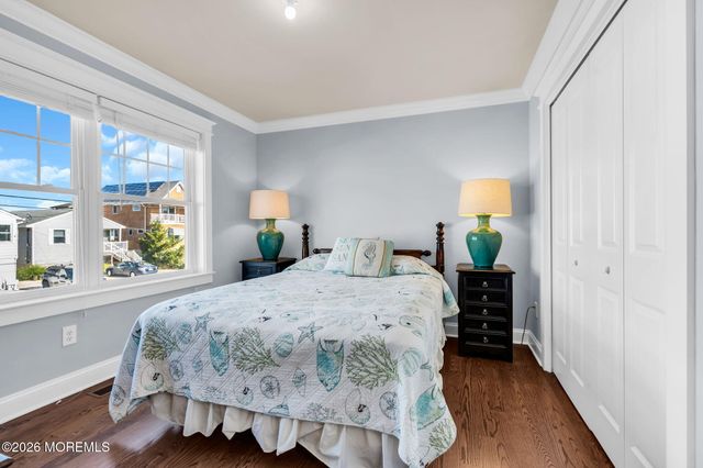 8 Meadow Avenue, Manasquan, NJ 08736