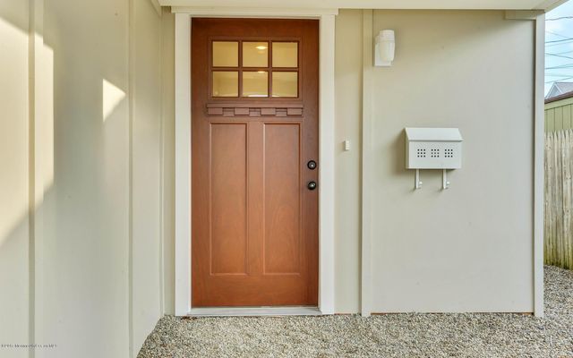 8 Meadow Avenue, Manasquan, NJ 08736