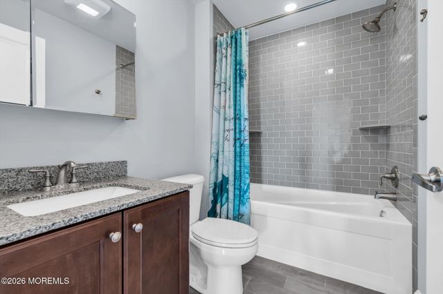 8 Meadow Avenue, Manasquan, NJ 08736