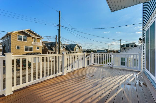 8 Meadow Avenue, Manasquan, NJ 08736