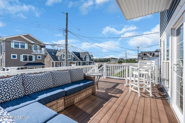 8 Meadow Avenue, Manasquan, NJ 08736