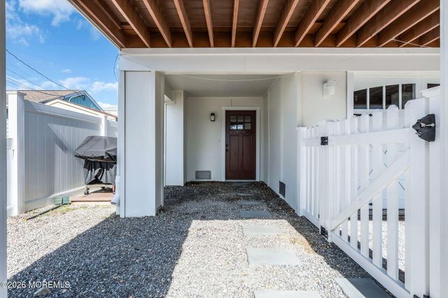 8 Meadow Avenue, Manasquan, NJ 08736