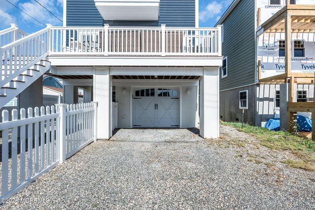 8 Meadow Avenue, Manasquan, NJ 08736