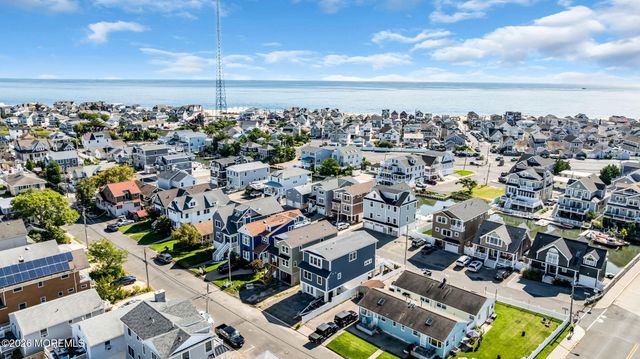 8 Meadow Avenue, Manasquan, NJ 08736