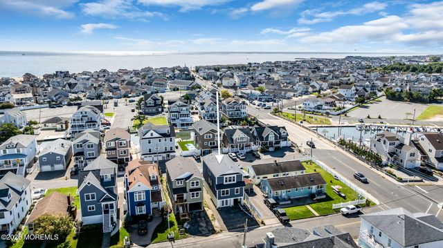 8 Meadow Avenue, Manasquan, NJ 08736