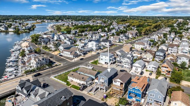 8 Meadow Avenue, Manasquan, NJ 08736
