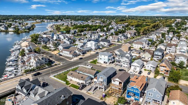 8 Meadow Avenue, Manasquan, NJ 08736