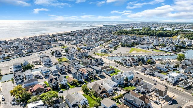 8 Meadow Avenue, Manasquan, NJ 08736