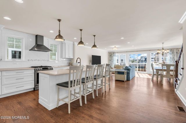 8 Meadow Avenue, Manasquan, NJ 08736