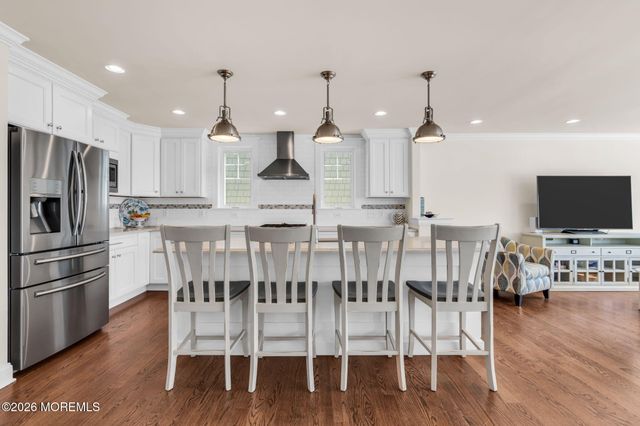 8 Meadow Avenue, Manasquan, NJ 08736