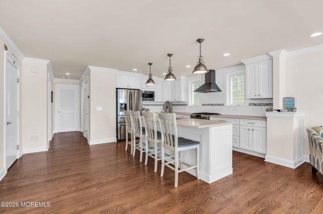 8 Meadow Avenue, Manasquan, NJ 08736