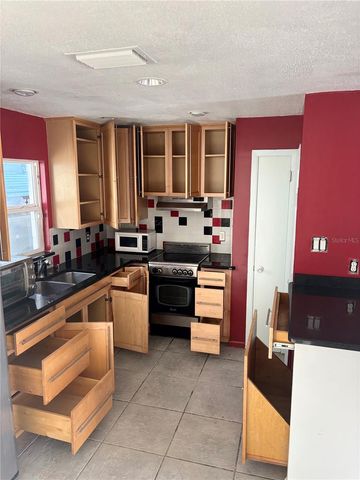 4006 W LAND AVENUE W, Tampa, FL 33616