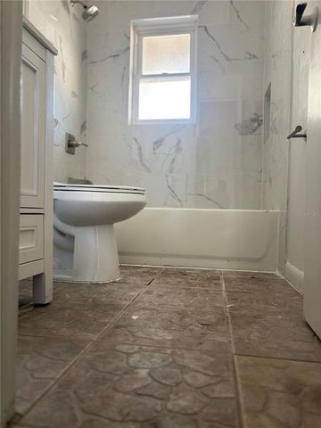 4006 W LAND AVENUE W, Tampa, FL 33616