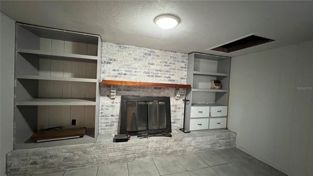 4006 W LAND AVENUE W, Tampa, FL 33616