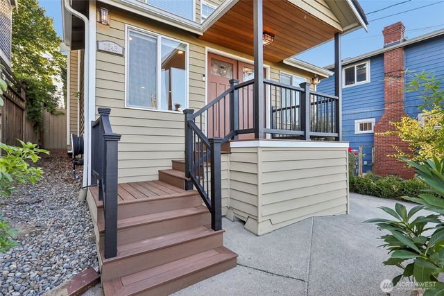 7343 19th Avenue NE, Seattle, WA 98115