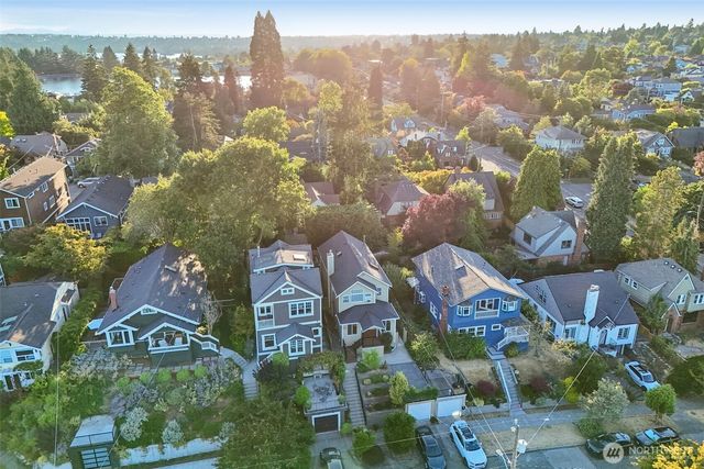 7343 19th Avenue NE, Seattle, WA 98115