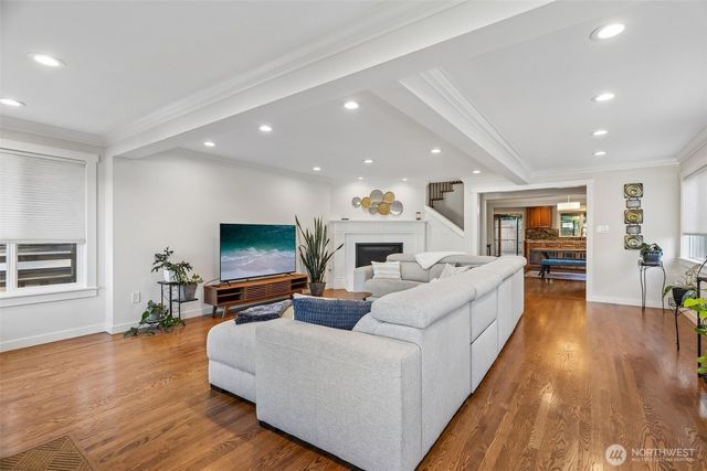 7343 19th Avenue NE, Seattle, WA 98115
