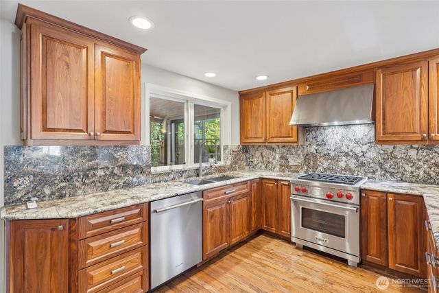 7343 19th Avenue NE, Seattle, WA 98115