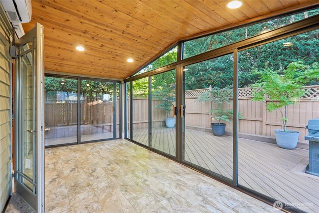 7343 19th Avenue NE, Seattle, WA 98115