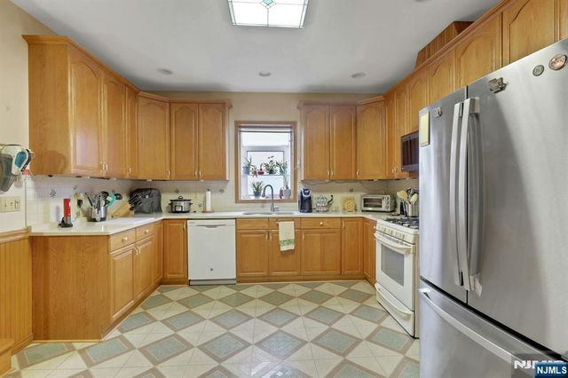 148 Magnolia Avenue, Kearny, NJ 07032