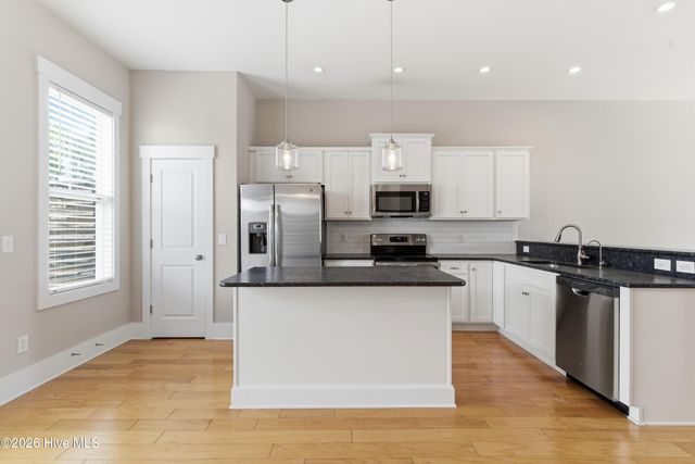 1810 Bungalow Row, Wilmington, NC 28409