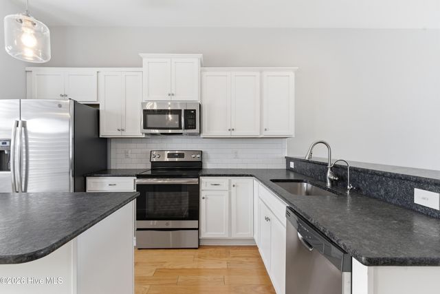 1810 Bungalow Row, Wilmington, NC 28409
