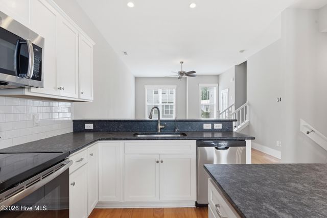 1810 Bungalow Row, Wilmington, NC 28409