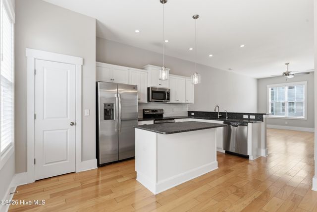 1810 Bungalow Row, Wilmington, NC 28409