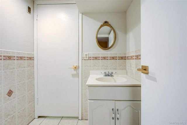 71-15 167th Street, Fresh Meadows, NY 11365