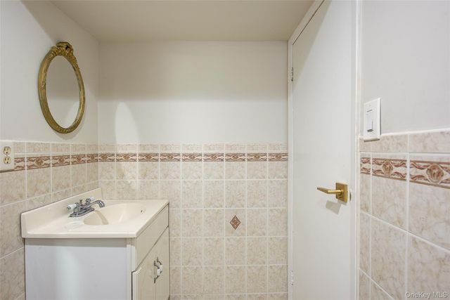 71-15 167th Street, Fresh Meadows, NY 11365