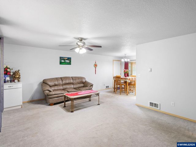 16110 S Maplelane Rd, Oregon City, OR 97045