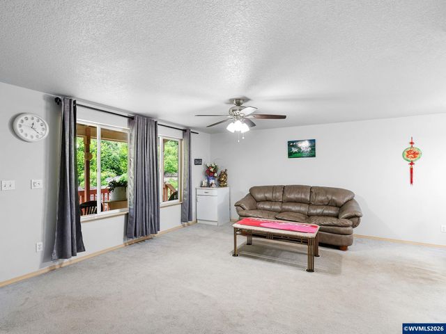 16110 S Maplelane Rd, Oregon City, OR 97045