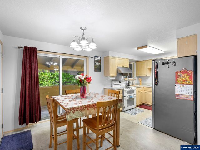 16110 S Maplelane Rd, Oregon City, OR 97045