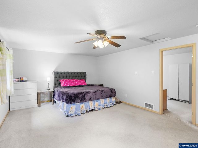 16110 S Maplelane Rd, Oregon City, OR 97045