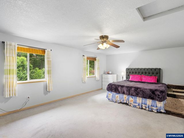16110 S Maplelane Rd, Oregon City, OR 97045
