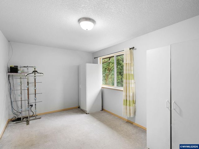16110 S Maplelane Rd, Oregon City, OR 97045