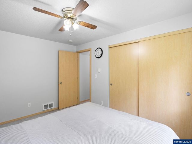16110 S Maplelane Rd, Oregon City, OR 97045