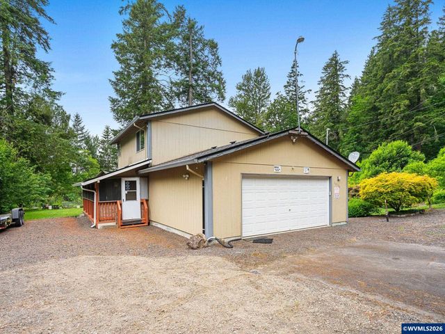 16110 S Maplelane Rd, Oregon City, OR 97045
