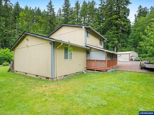 16110 S Maplelane Rd, Oregon City, OR 97045