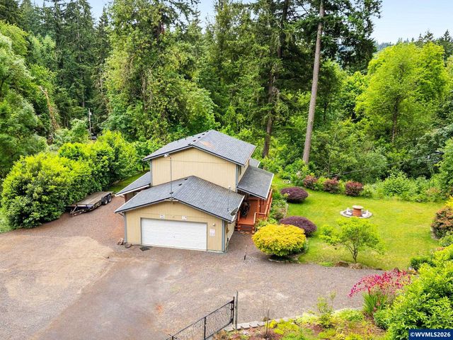 16110 S Maplelane Rd, Oregon City, OR 97045