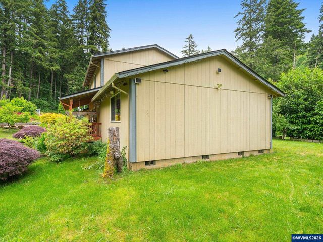 16110 S Maplelane Rd, Oregon City, OR 97045