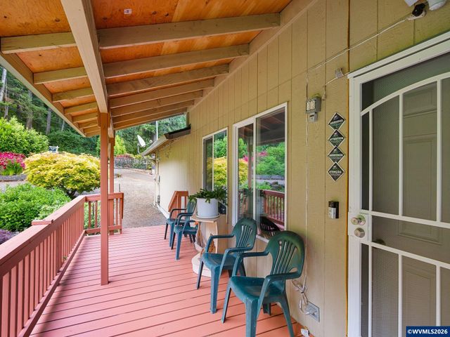 16110 S Maplelane Rd, Oregon City, OR 97045