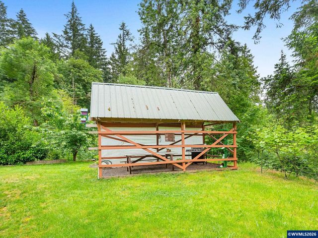 16110 S Maplelane Rd, Oregon City, OR 97045