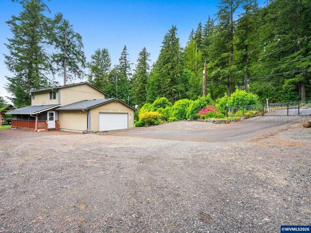 16110 S Maplelane Rd, Oregon City, OR 97045
