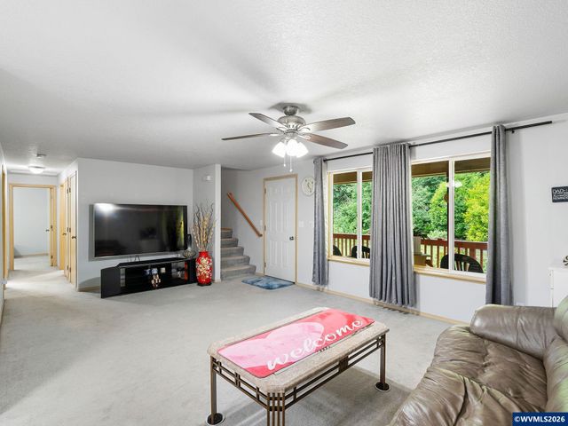 16110 S Maplelane Rd, Oregon City, OR 97045