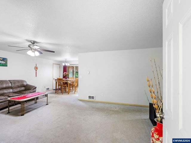 16110 S Maplelane Rd, Oregon City, OR 97045