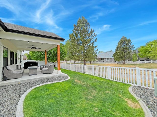 3105 67th Ave Pl, Greeley, CO 80634