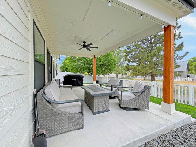 3105 67th Ave Pl, Greeley, CO 80634