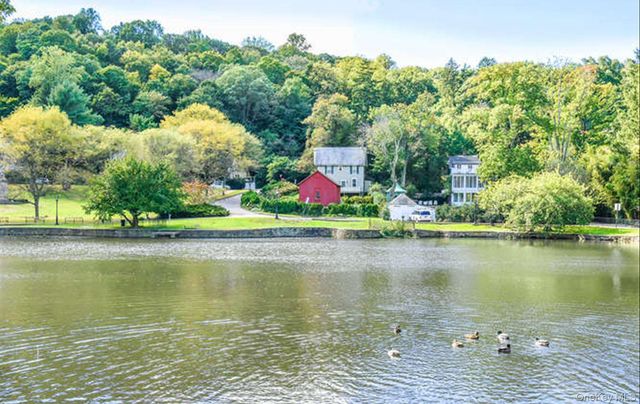 317 Main Street C, Roslyn, NY 11576